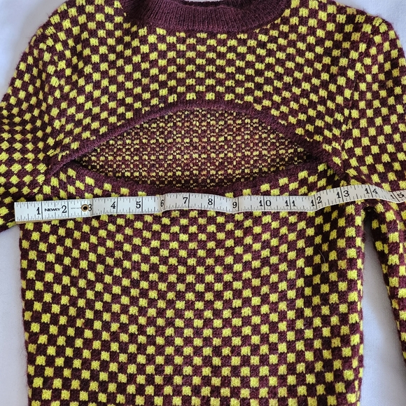 ๐๏ธ SALE ๐๏ธ Zara M checkered cut out sweater, brown and yellow - Picture 9 of 10